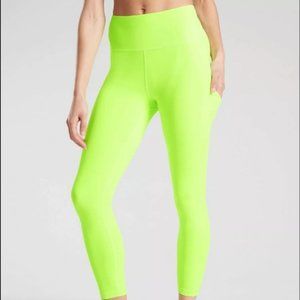 Athleta Ultimate Stash Pocket 7/8 Tight -- MT